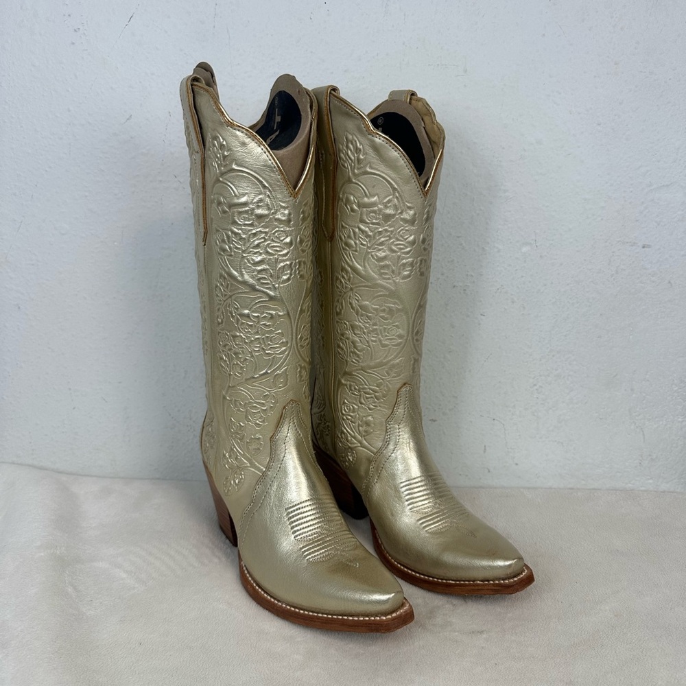 Ariat Platinum Gold Snip Toe Women’s Size 7.5B Western Boots